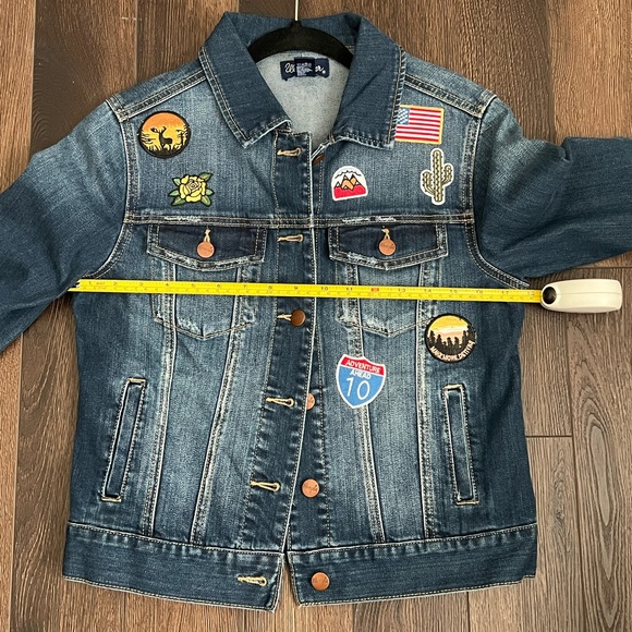EUC Wrangler Patchwork Traveler Jean Jacket Size Medium - Picture 10 of 10
